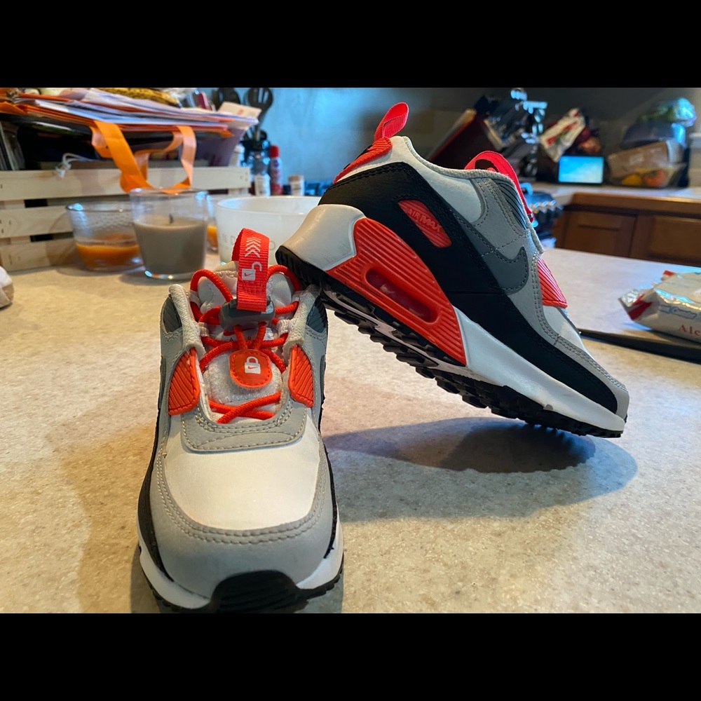 Children’s 13C Nike AirMax 90 - worn twice, no laces, pull cord to tighten